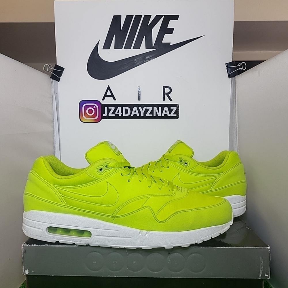 Size 13 - Nike Air Max 1 Ripstop Pack - Atomic Green 2012 Read.  Fits Men Size 1